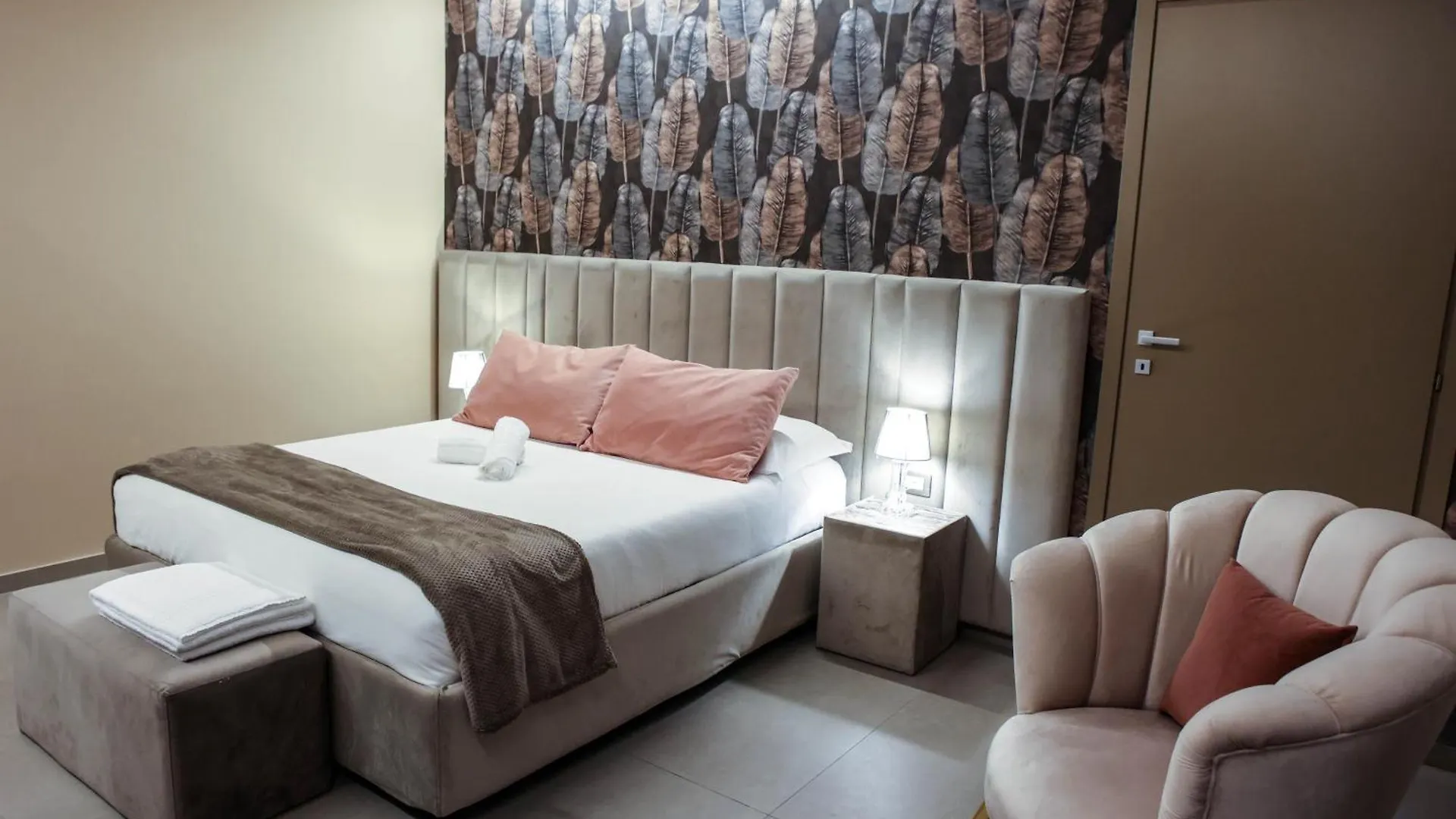 B&B Suites&Rooms Piazza Dei Martiri Catania Italy