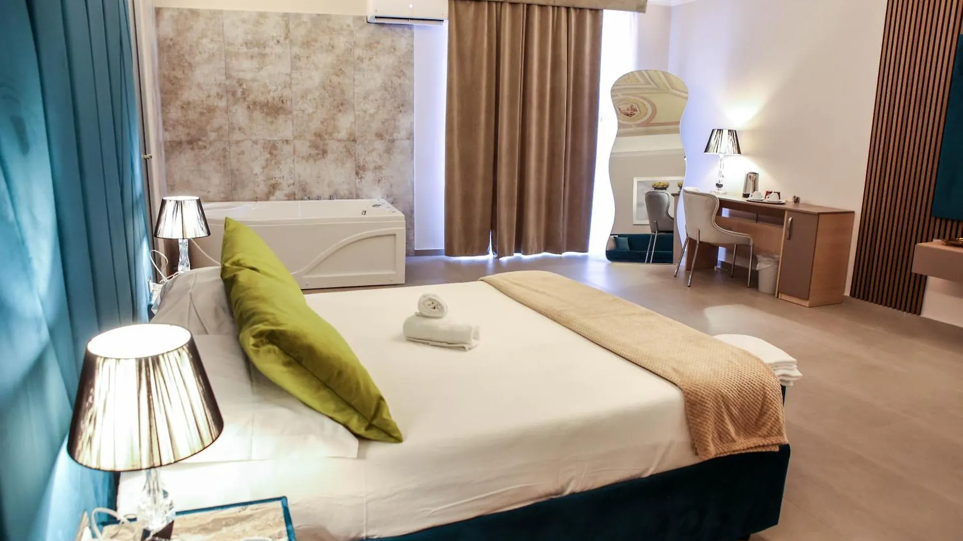 B&B Suites&Rooms Piazza Dei Martiri Catania 0*,  Italy