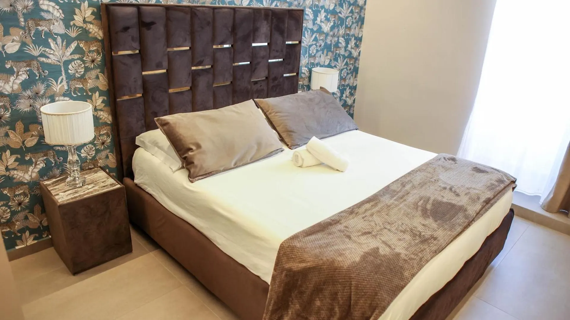 B&B Suites&Rooms Piazza Dei Martiri Catania 0*,