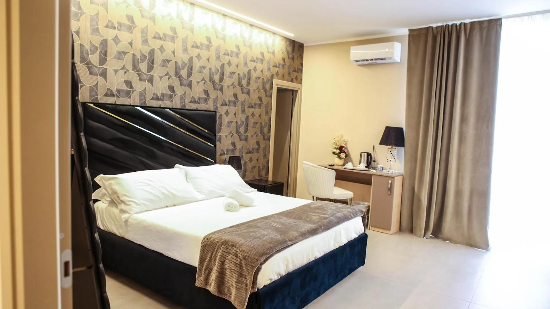 B&B Suites&Rooms Piazza Dei Martiri Catania Bed & Breakfast