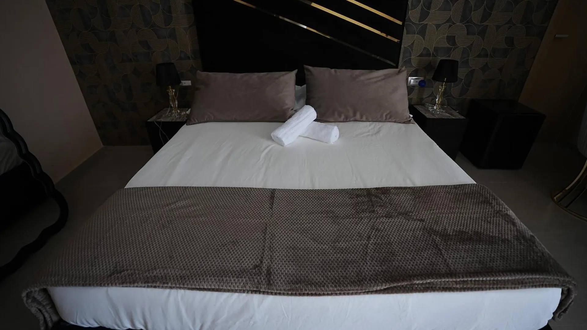 B&B Suites&Rooms Piazza Dei Martiri Catania Bed & Breakfast