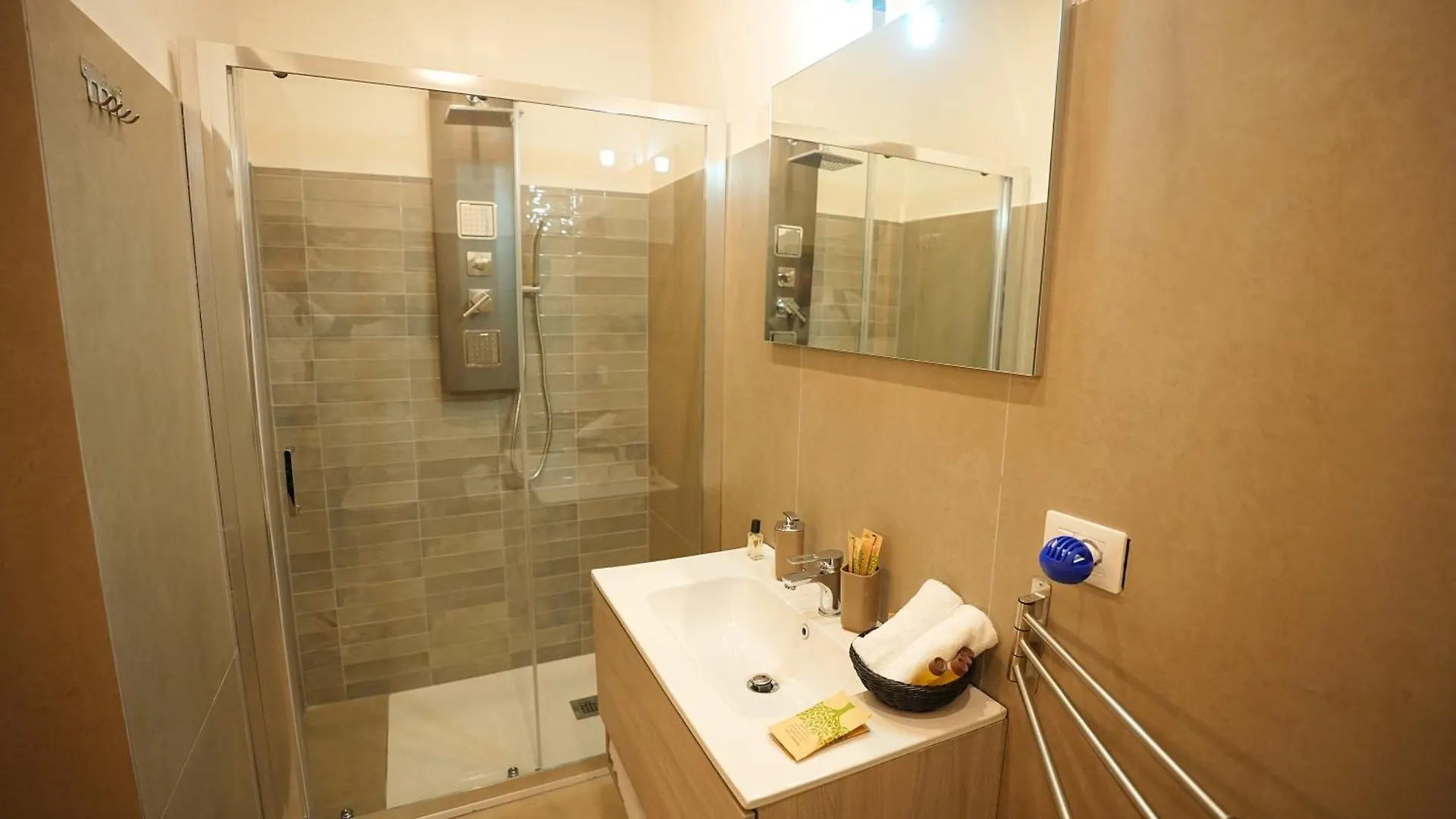 Bed & Breakfast B&B Suites&Rooms Piazza Dei Martiri Catania Italy