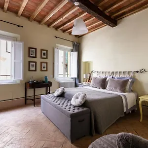 suite-corso-matteotti-37.it-tuscanyhotel.com/